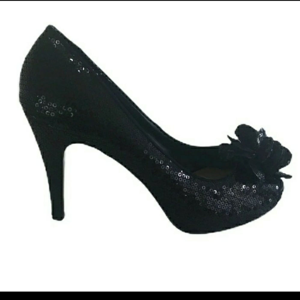 White House Black Market 7 M